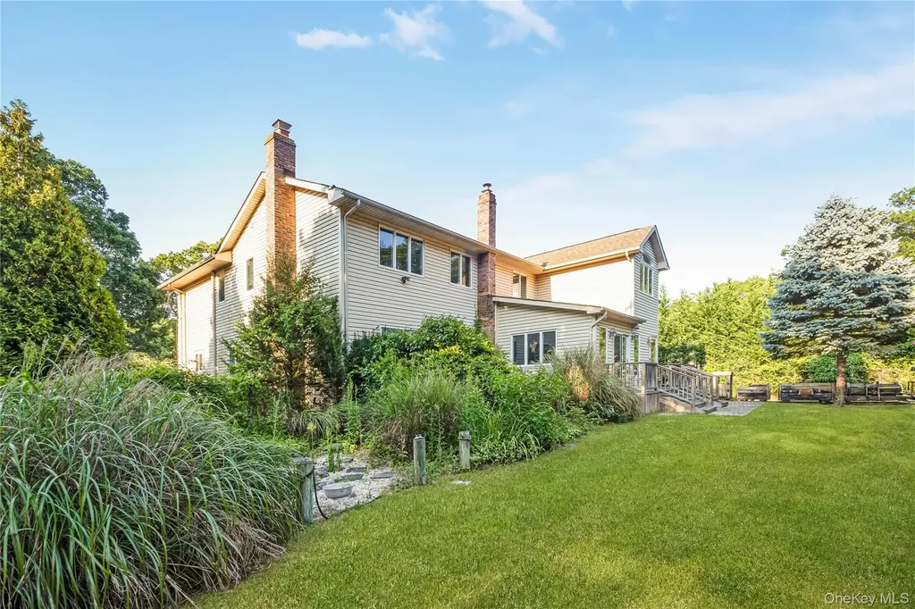 1340 Spur Drive S Islip NY 11751