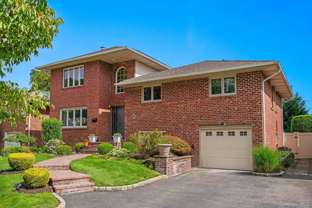 114 Seaman Road Jericho NY 11753