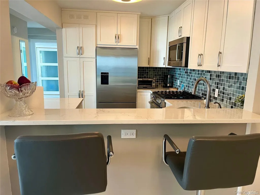 170 W Broadway Long Beach NY 11561