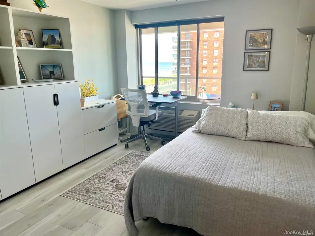 170 W Broadway Long Beach NY 11561