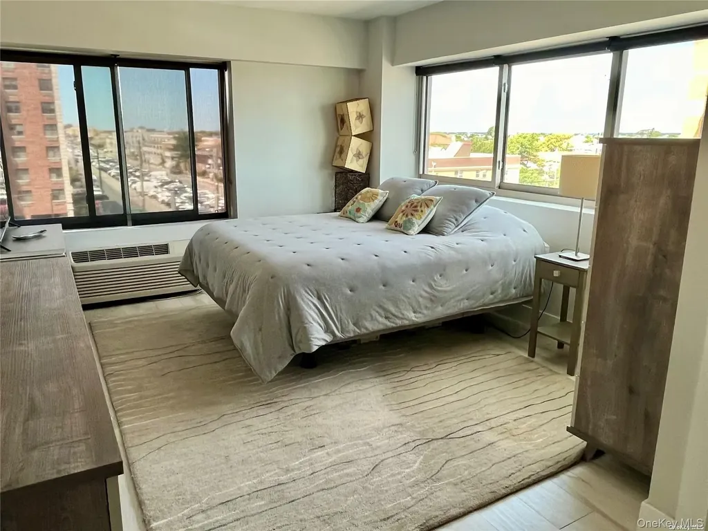 170 W Broadway Long Beach NY 11561