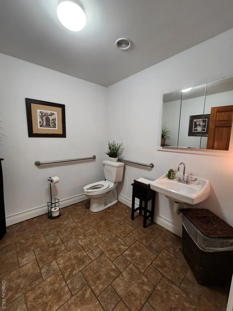 13 S Hamilton Poughkeepsie NY 12601