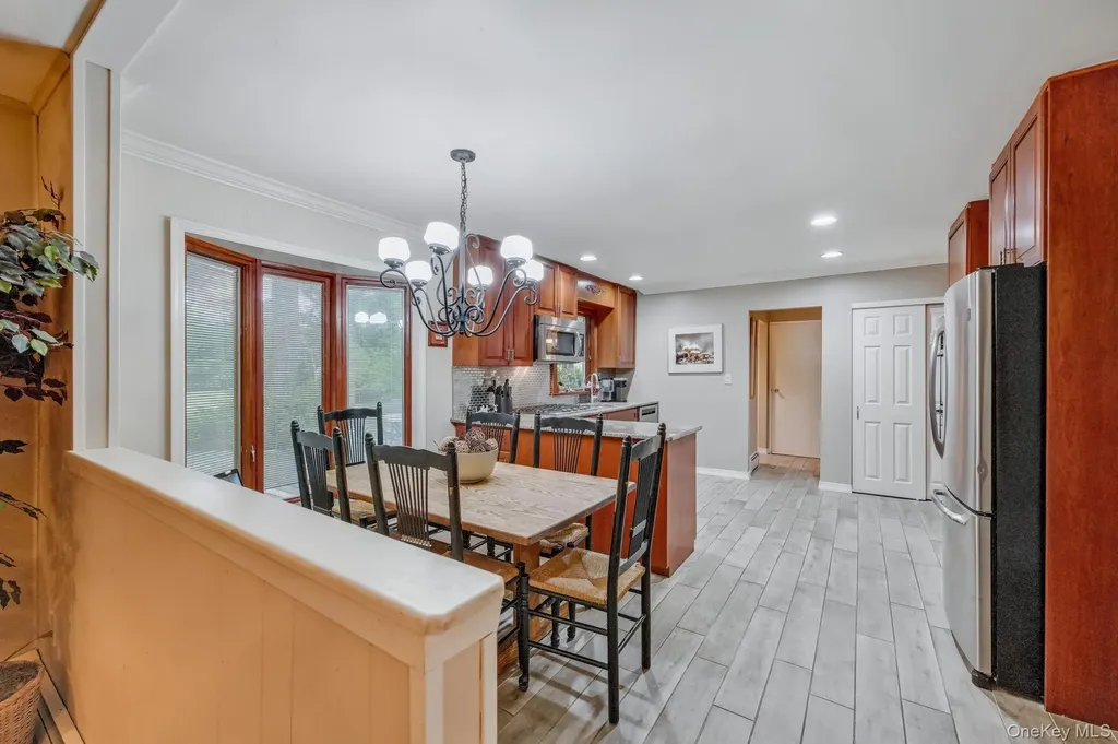 16 Delmar Lane Commack NY 11725