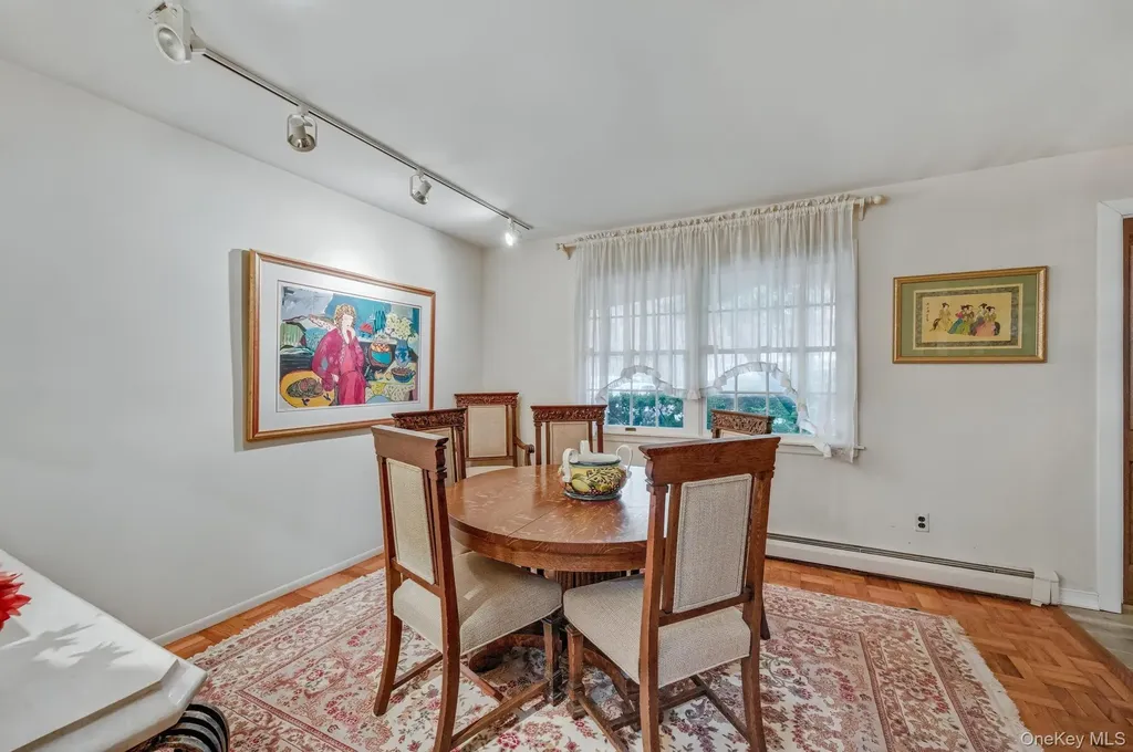 16 Delmar Lane Commack NY 11725