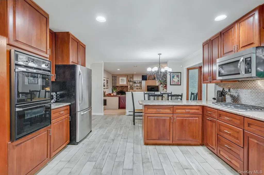 16 Delmar Lane Commack NY 11725