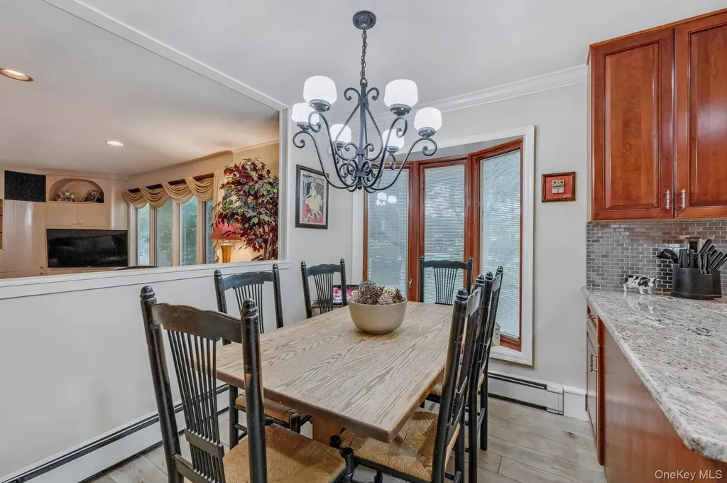 16 Delmar Lane Commack NY 11725