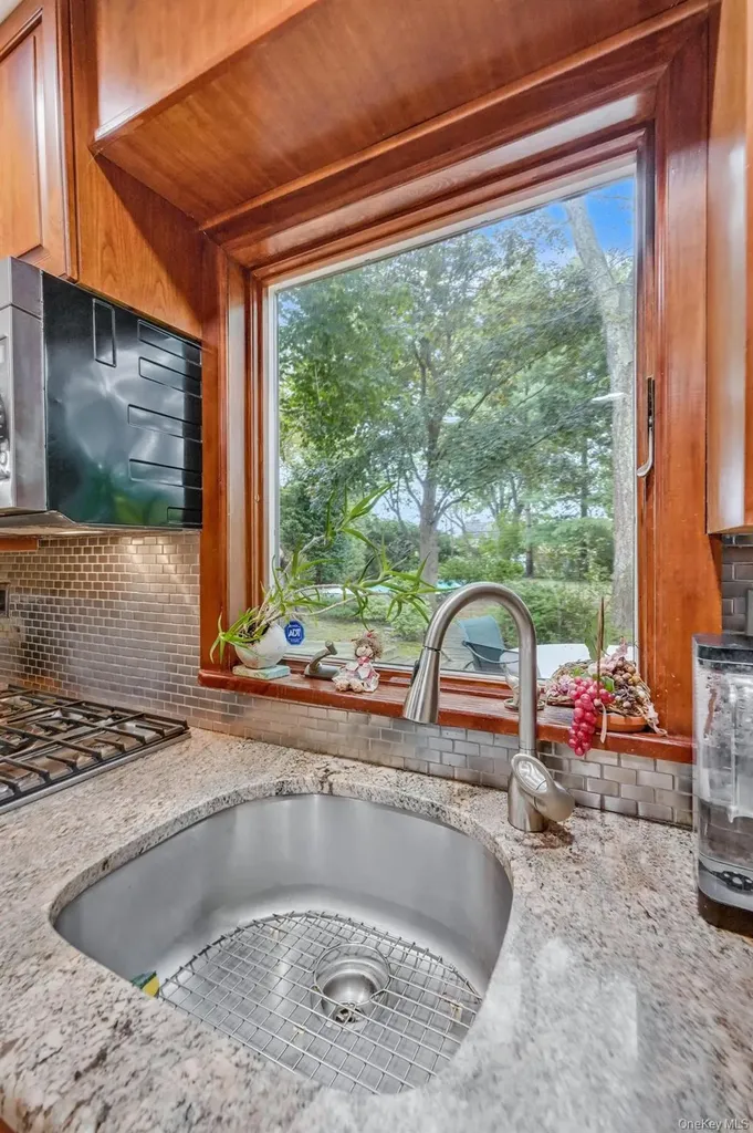 16 Delmar Lane Commack NY 11725