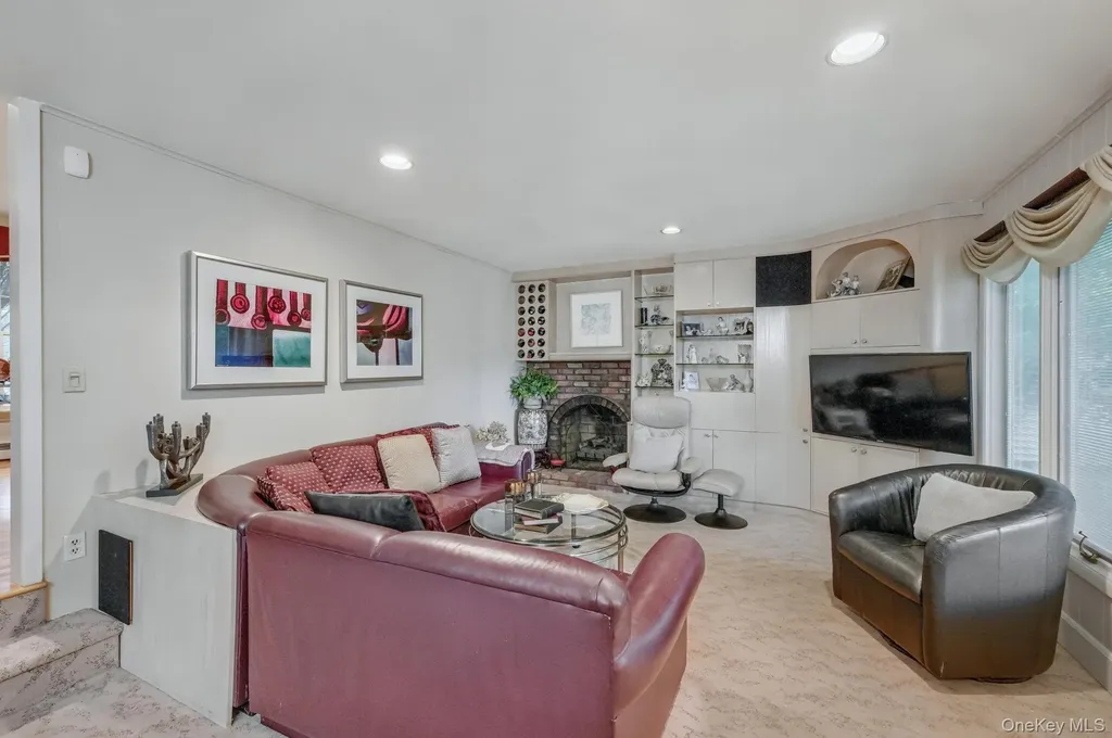 16 Delmar Lane Commack NY 11725