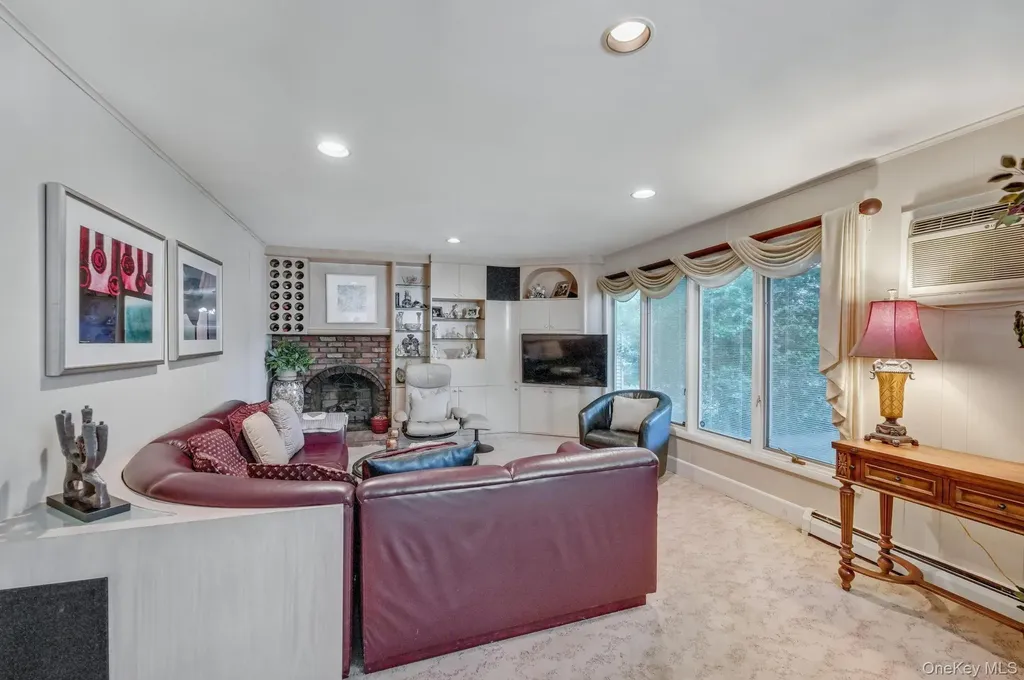 16 Delmar Lane Commack NY 11725