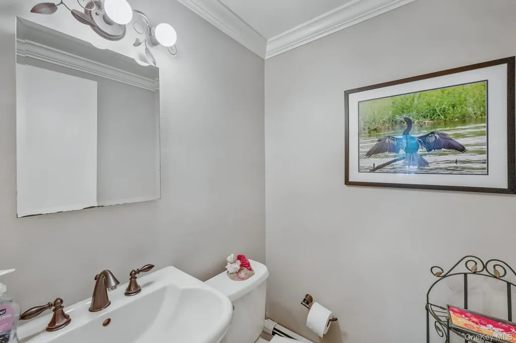 16 Delmar Lane Commack NY 11725