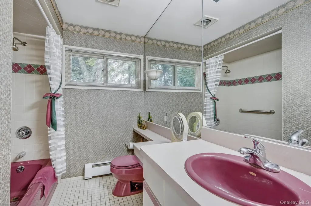 16 Delmar Lane Commack NY 11725