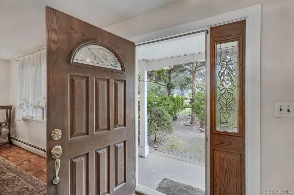16 Delmar Lane Commack NY 11725