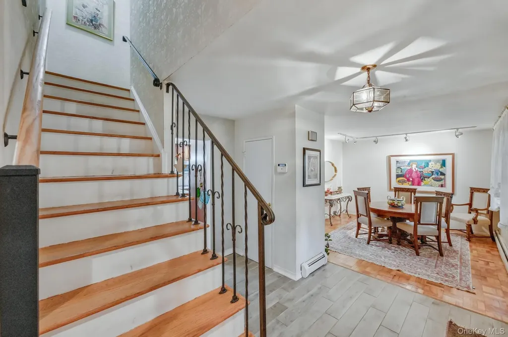 16 Delmar Lane Commack NY 11725
