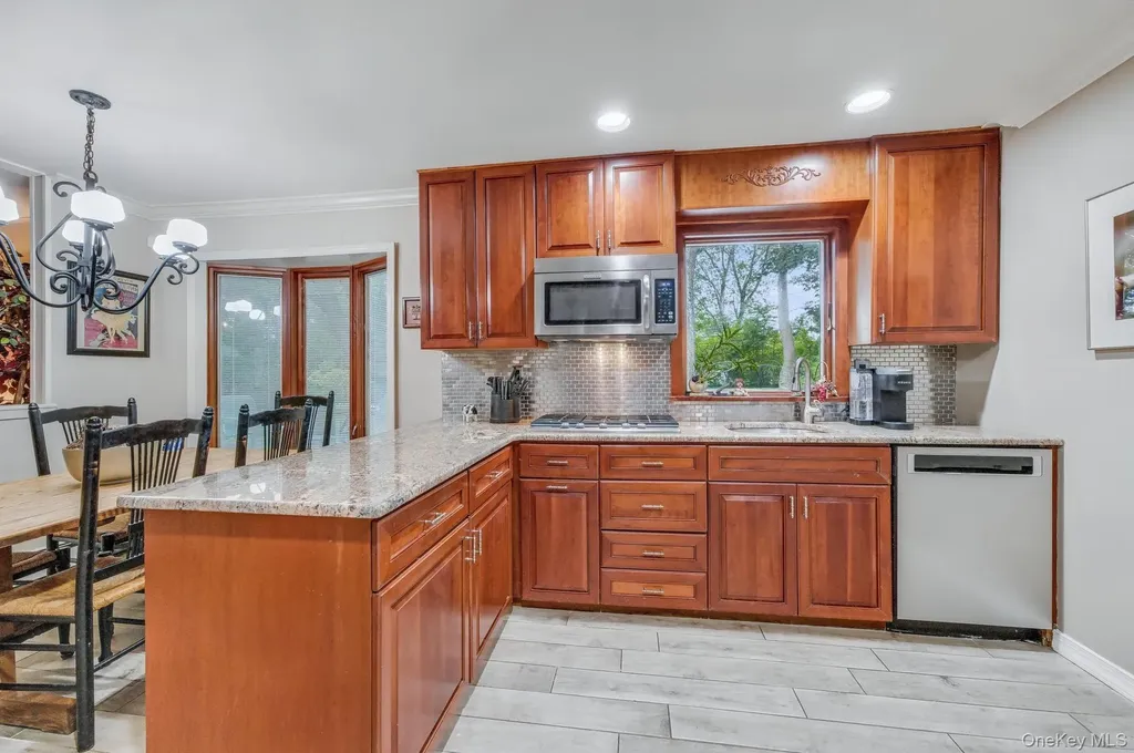 16 Delmar Lane Commack NY 11725