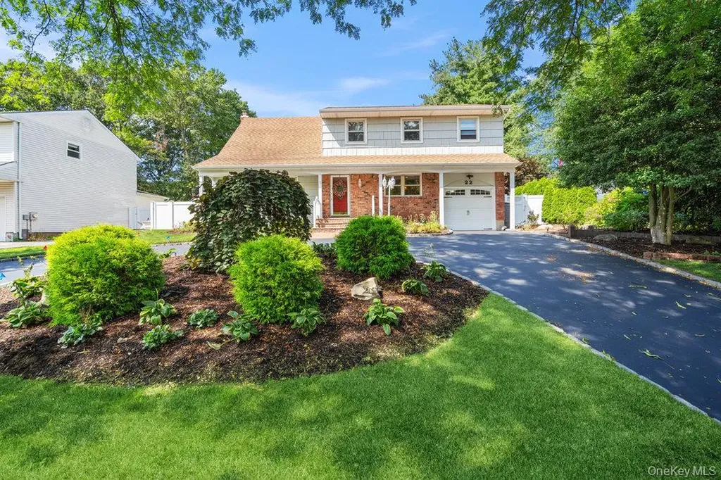 22 Robin Lane Kings Park NY 11754