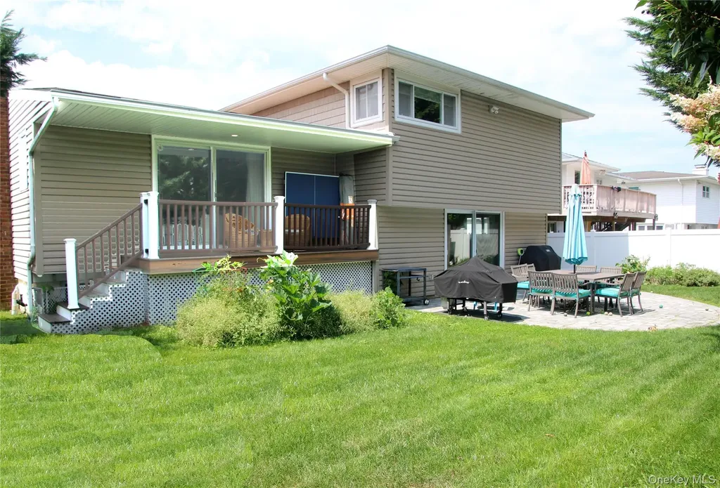 1944 Lowell Lane Merrick NY 11566