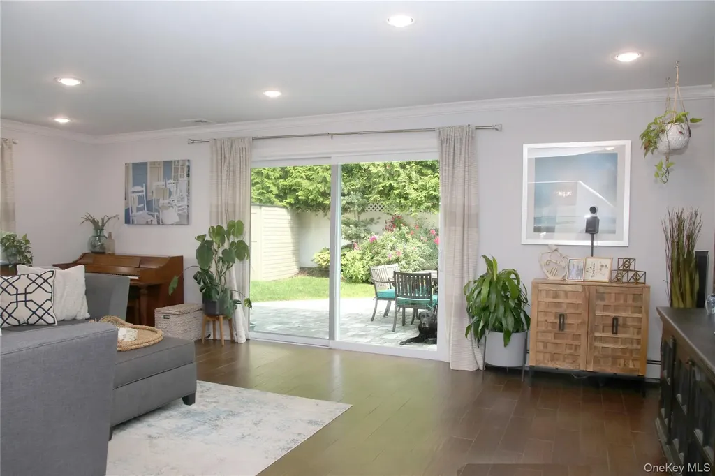 1944 Lowell Lane Merrick NY 11566