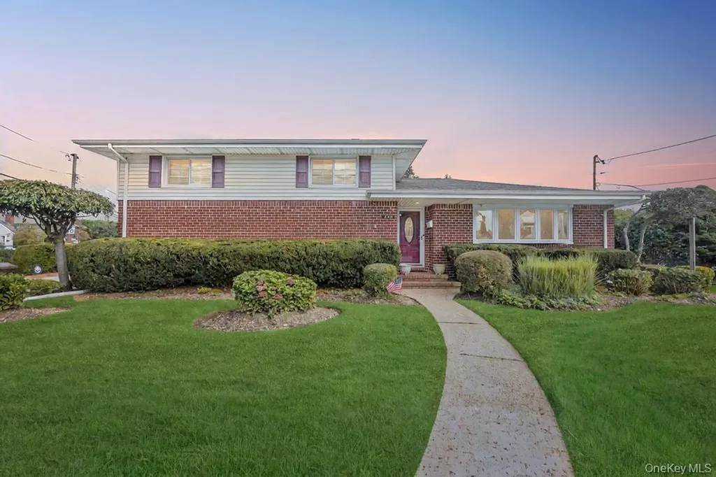 338 Stewart Avenue Bethpage NY 11714