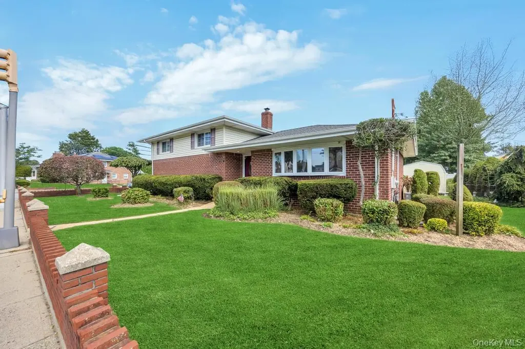 338 Stewart Avenue Bethpage NY 11714