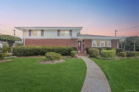 338 Stewart Avenue Bethpage NY 11714