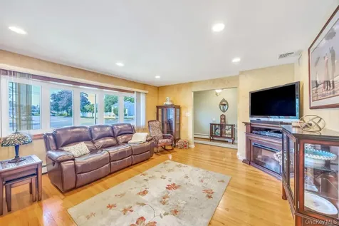 338 Stewart Avenue Bethpage NY 11714