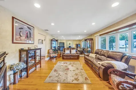 338 Stewart Avenue Bethpage NY 11714