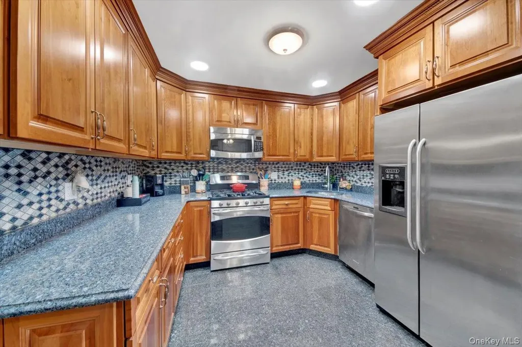 1630 Radcliff Avenue Bronx NY 10462