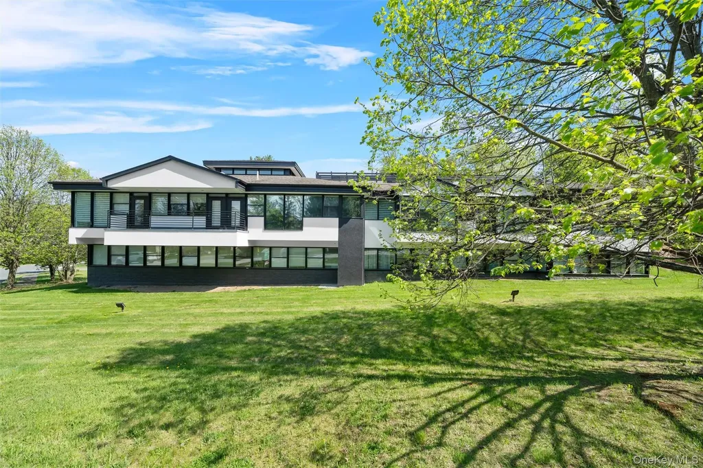 2 Corporate Drive Central Valley NY 10917
