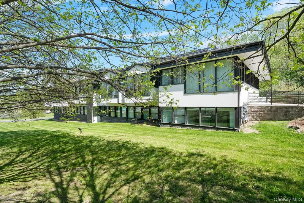 2 Corporate Drive Central Valley NY 10917