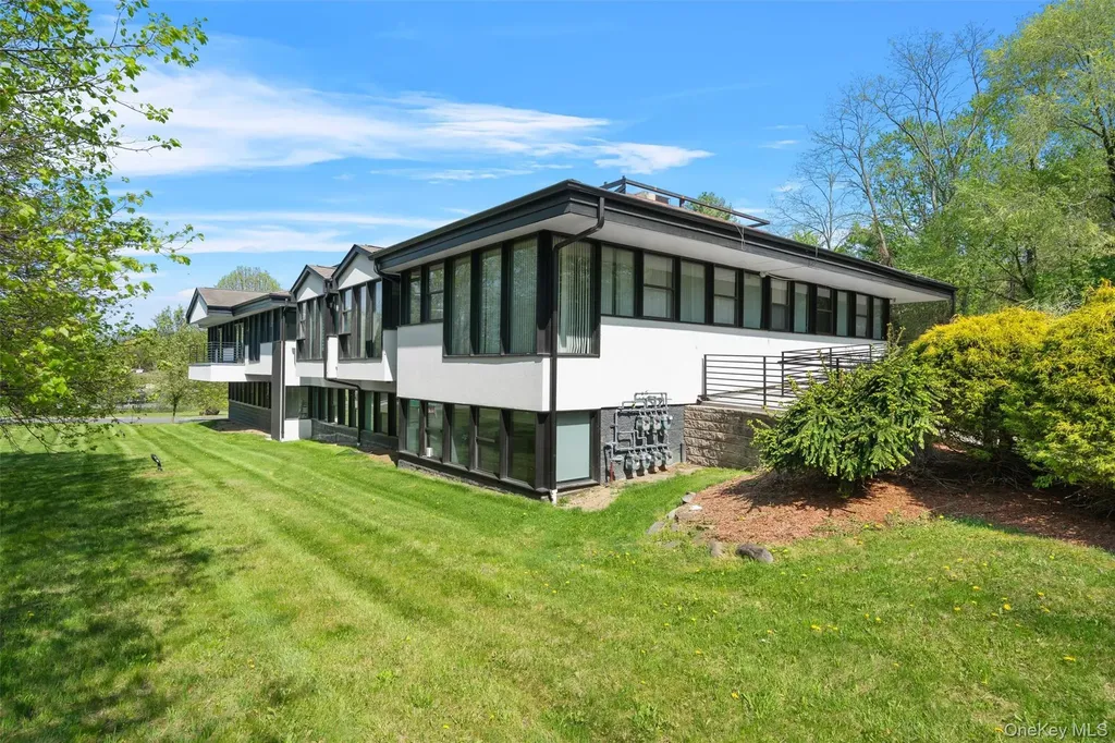 2 Corporate Drive Central Valley NY 10917