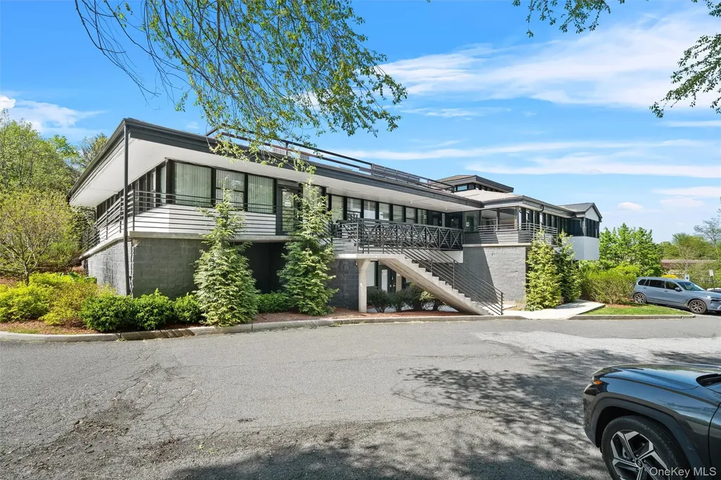 2 Corporate Drive Central Valley NY 10917
