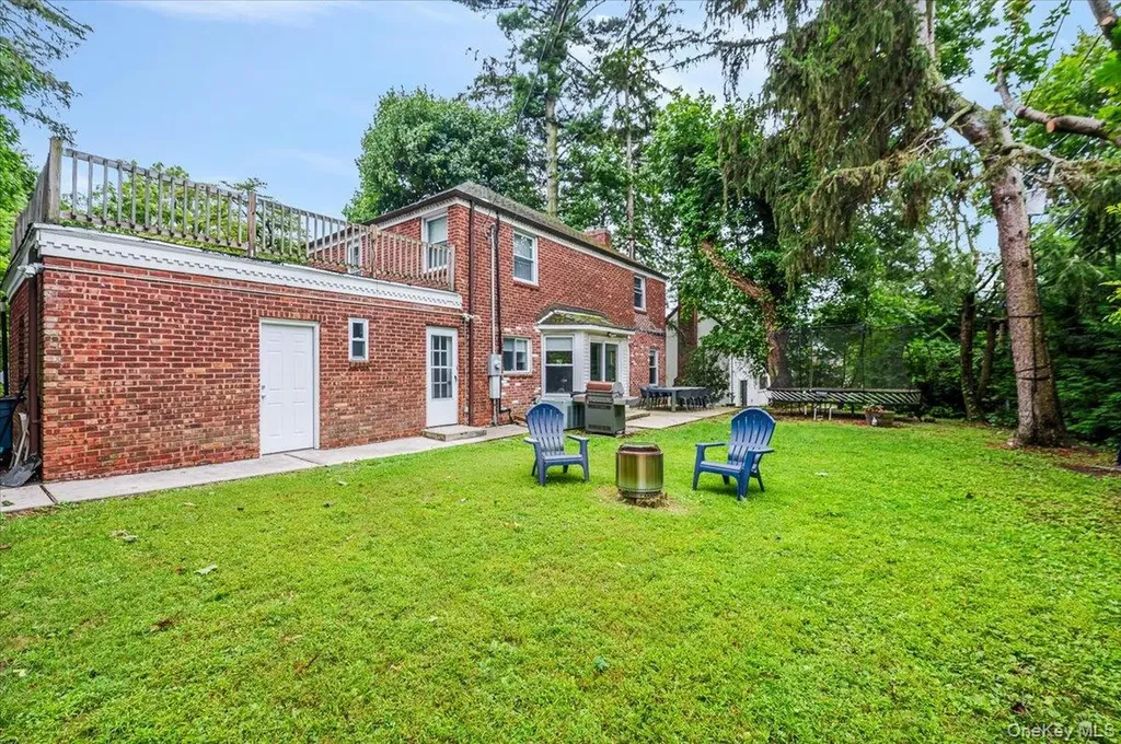 113 Old Mill Road Great Neck NY 11023