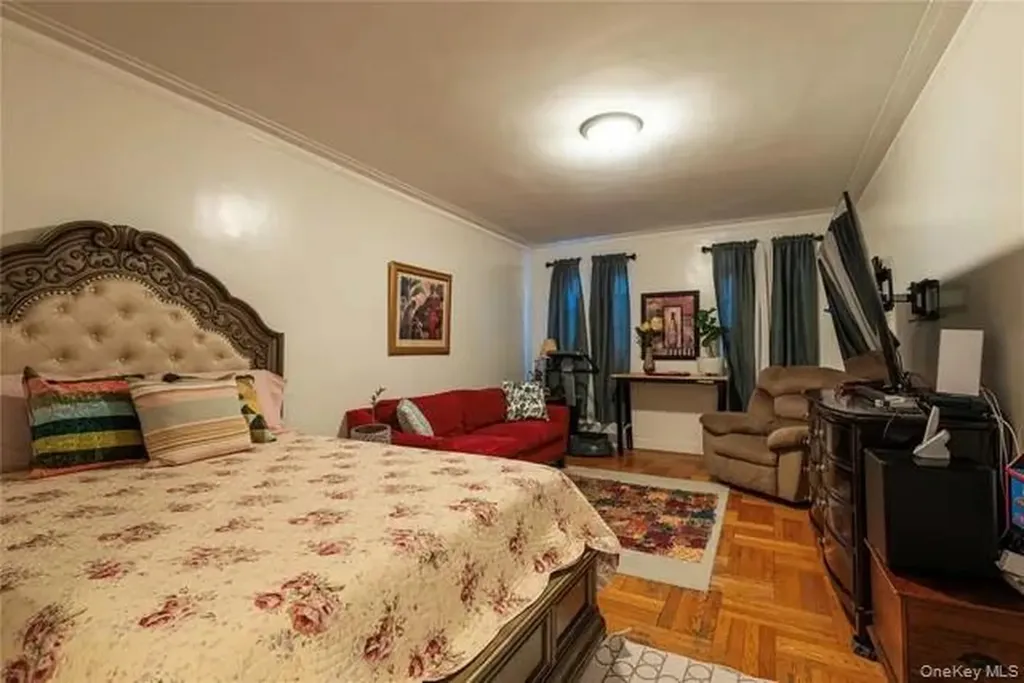 2190 Boston Road Bronx NY 10462