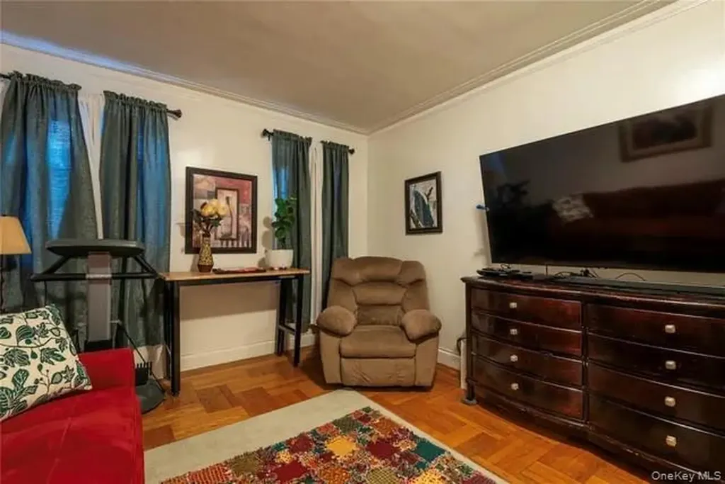 2190 Boston Road Bronx NY 10462