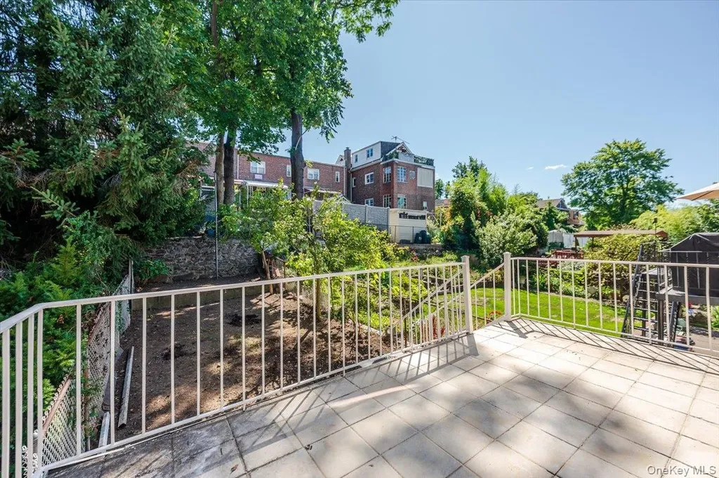 2456 Morgan Avenue Bronx NY 10469