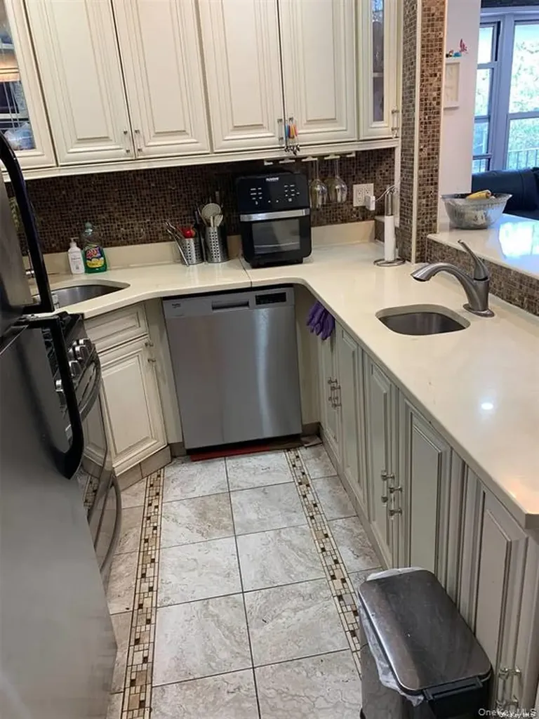 8605 60th Road Elmhurst NY 11373
