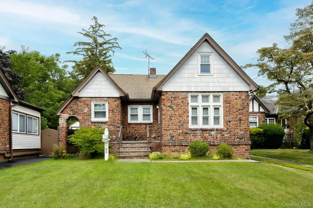 86 N Bayview Avenue Freeport NY 11520