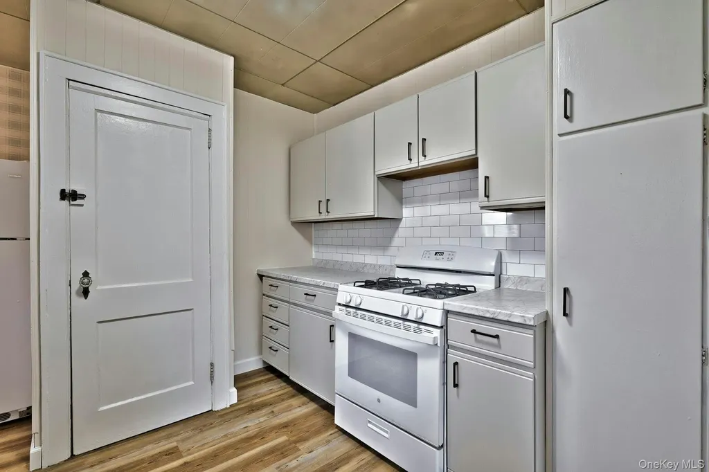 86 N Bayview Avenue Freeport NY 11520