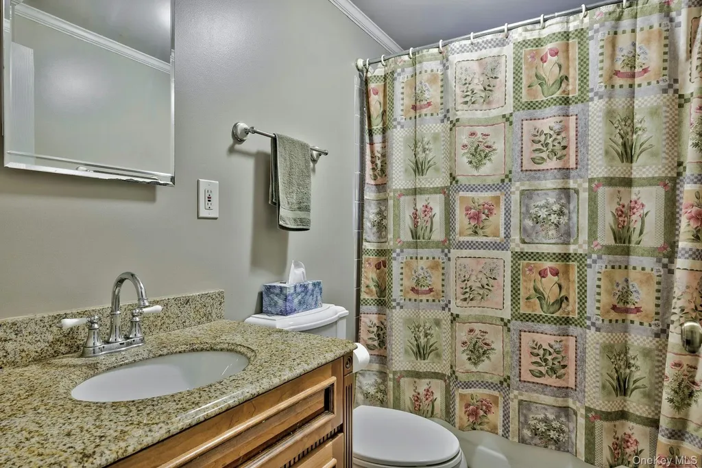 86 N Bayview Avenue Freeport NY 11520