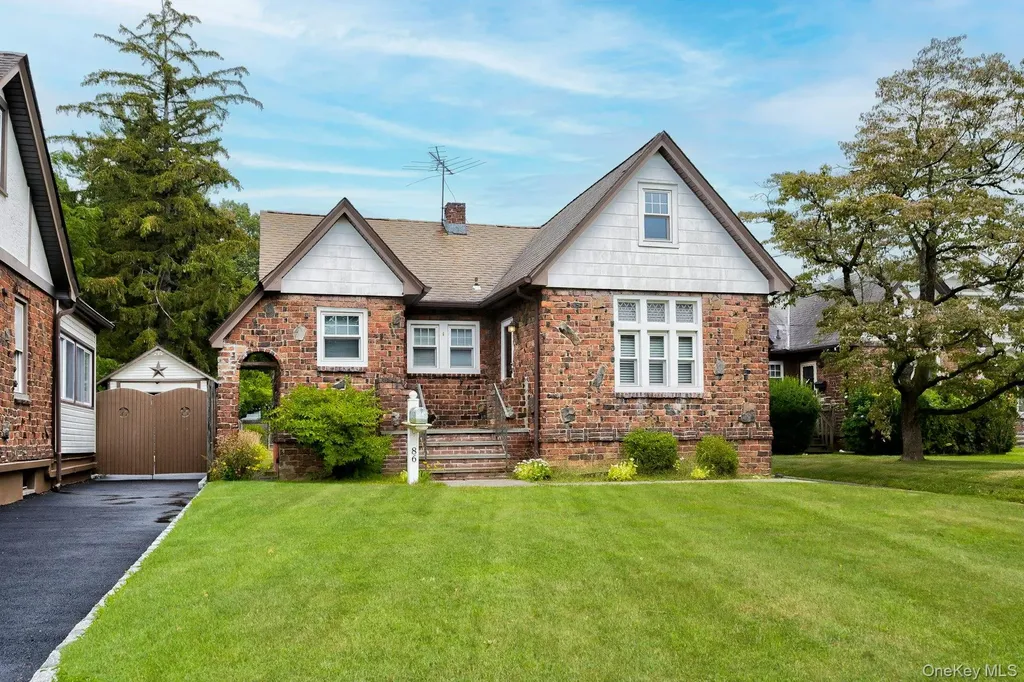 86 N Bayview Avenue Freeport NY 11520