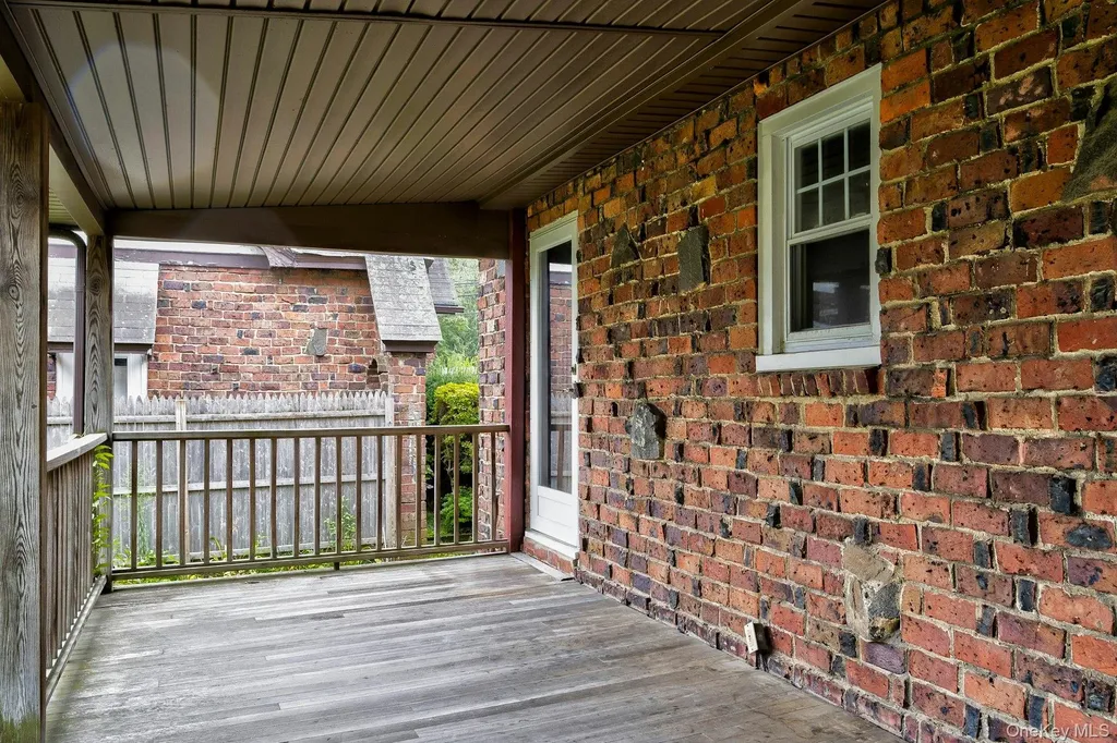 86 N Bayview Avenue Freeport NY 11520