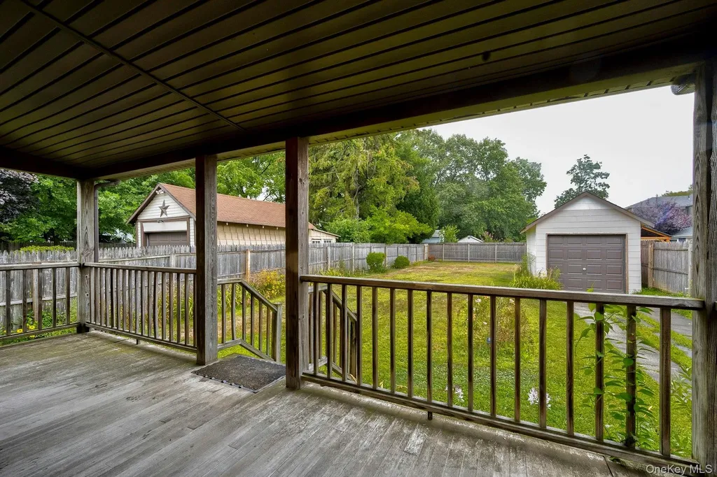 86 N Bayview Avenue Freeport NY 11520