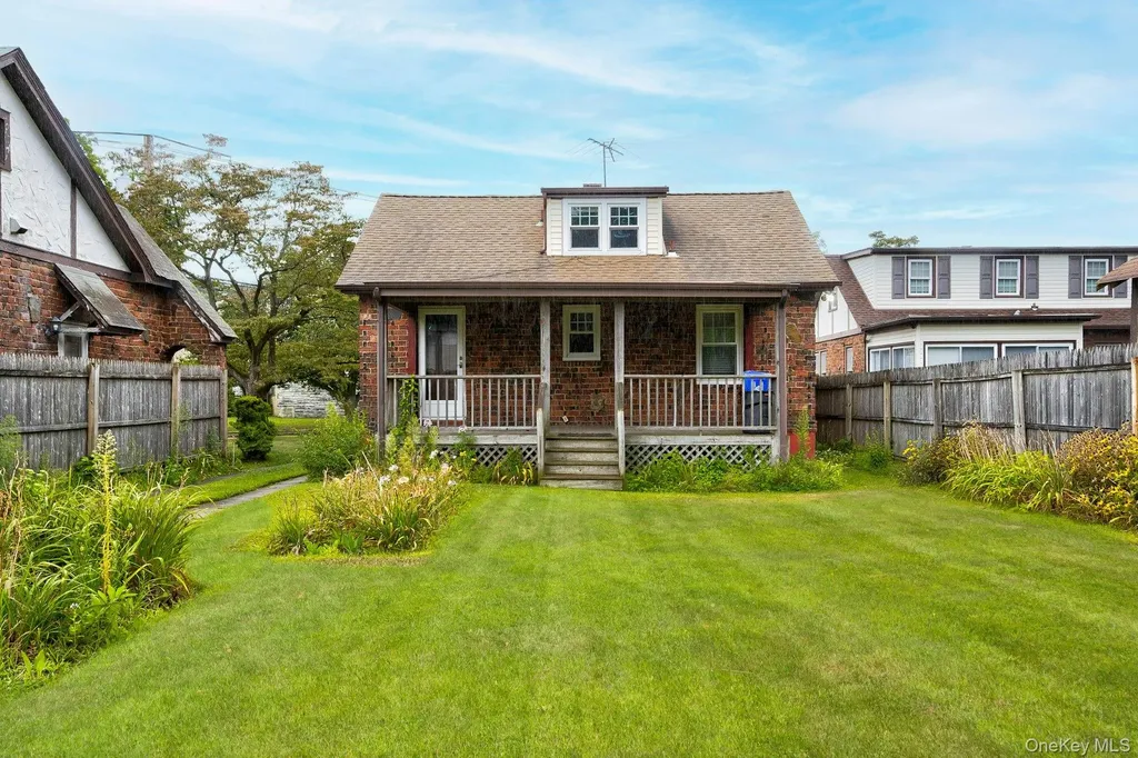 86 N Bayview Avenue Freeport NY 11520