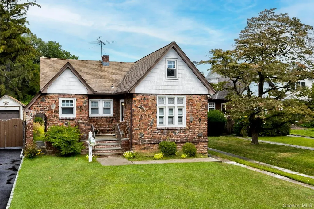 86 N Bayview Avenue Freeport NY 11520