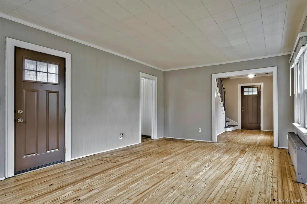 86 N Bayview Avenue Freeport NY 11520