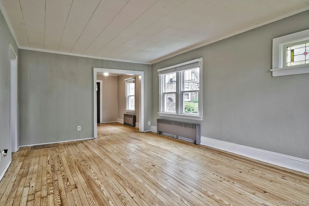 86 N Bayview Avenue Freeport NY 11520