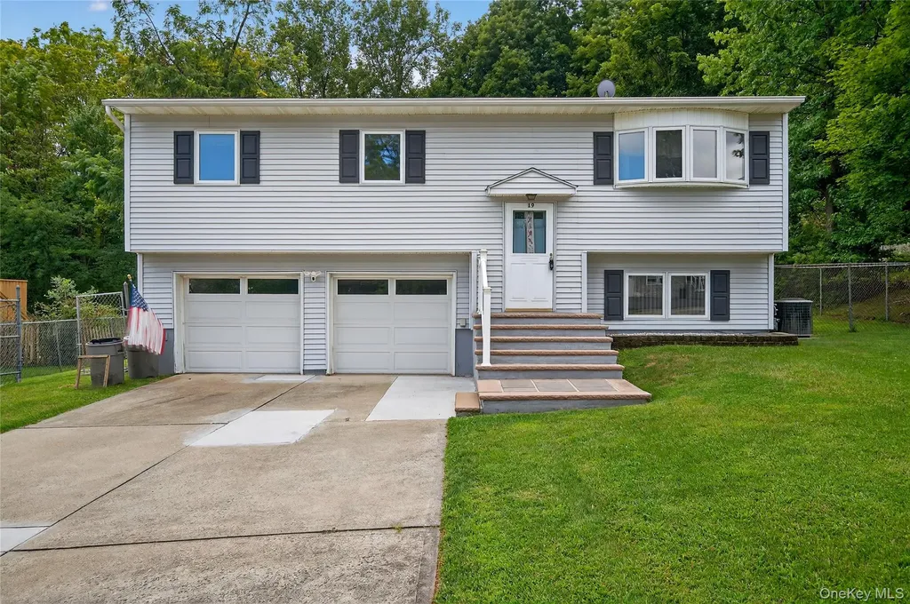 19 Half Hollow Turn Monroe NY 10950