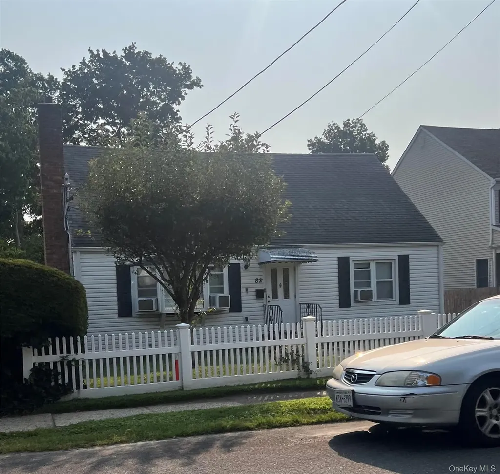 82 Carley Avenue Huntington NY 11743