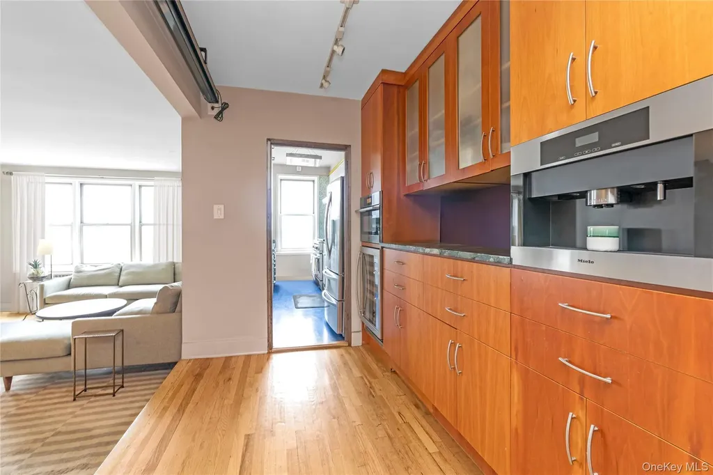 79-10 34th Avenue Jackson Heights NY 11372
