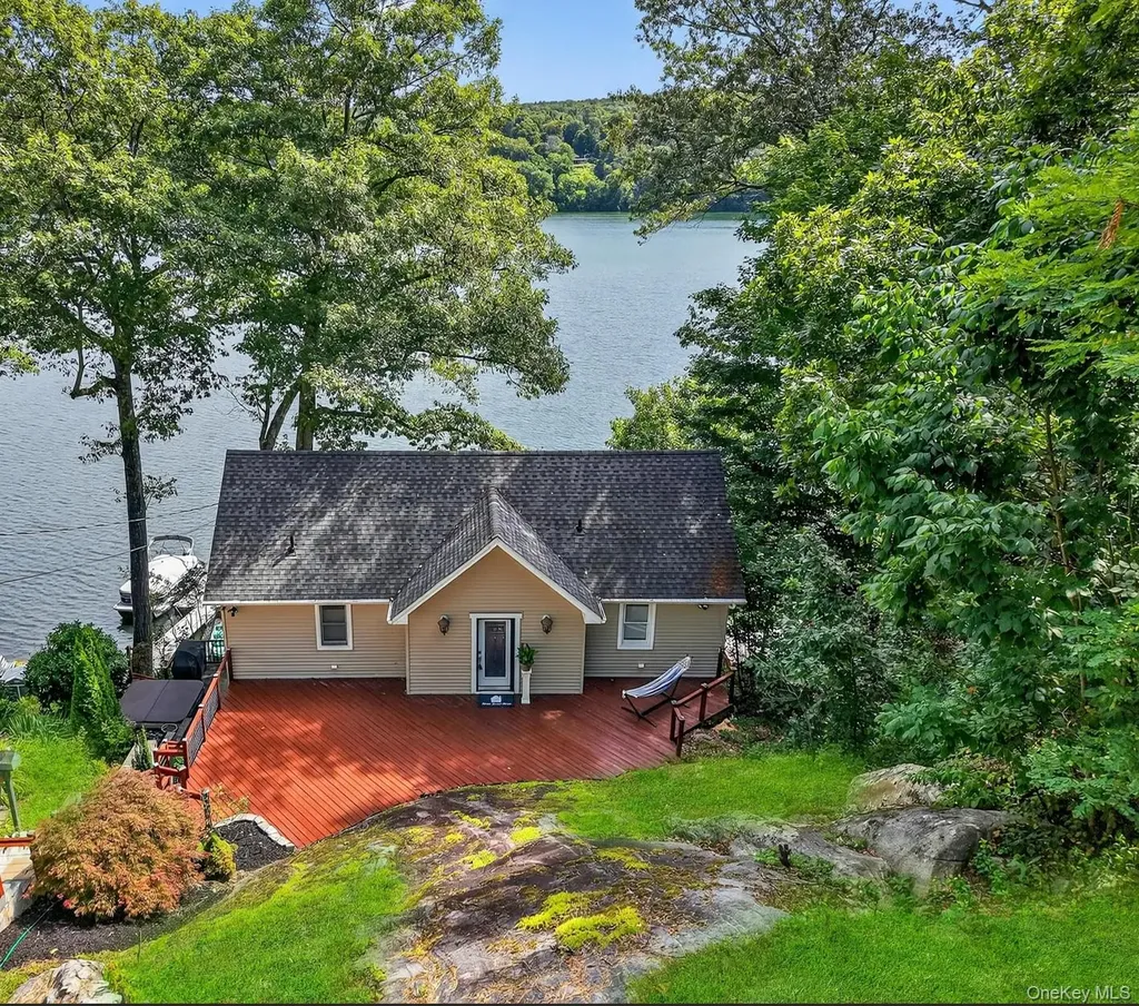 60 Lakeview Drive Holmes NY 12531